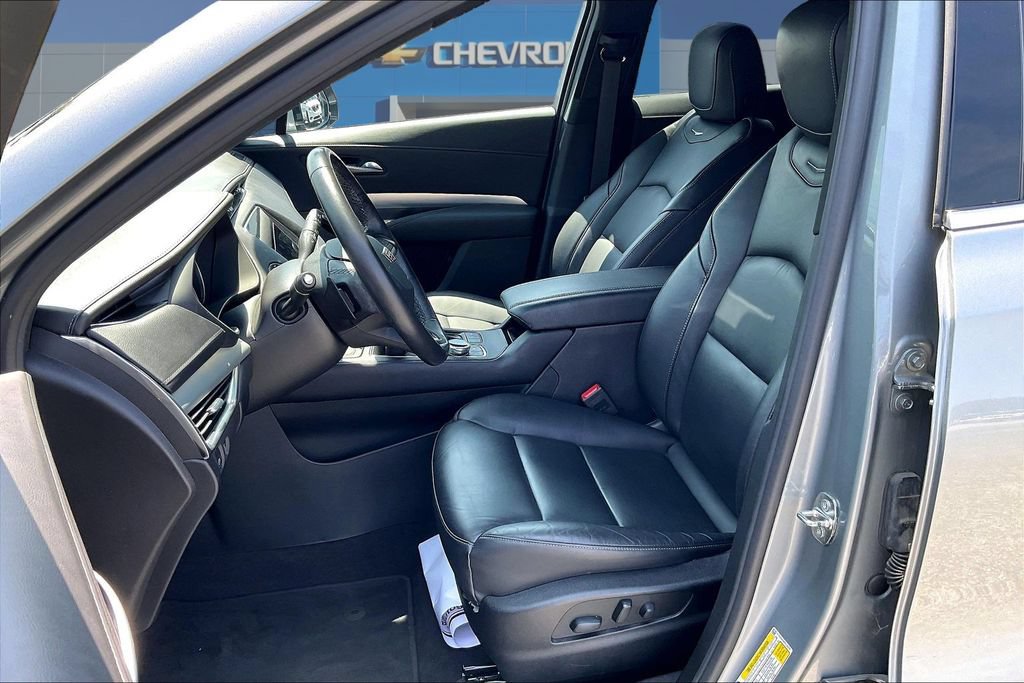 Used 2023 Cadillac XT4 Premium Luxury w/ Cold Weather Package AWD/4WD image 21