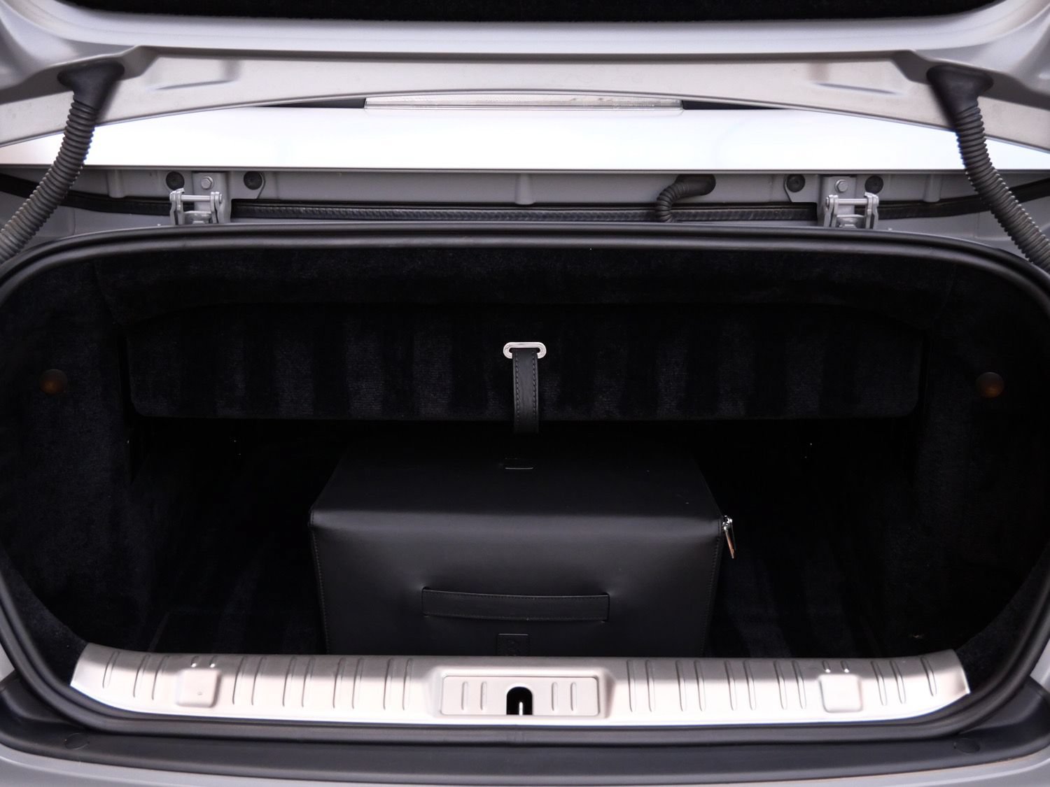Certified 2019 Rolls-Royce Dawn RWD image 32
