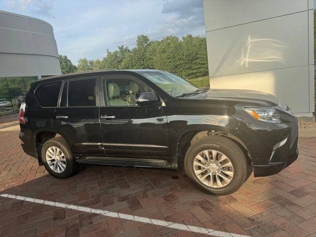 Used 2017 Lexus GX 460 Premium AWD/4WD image 2