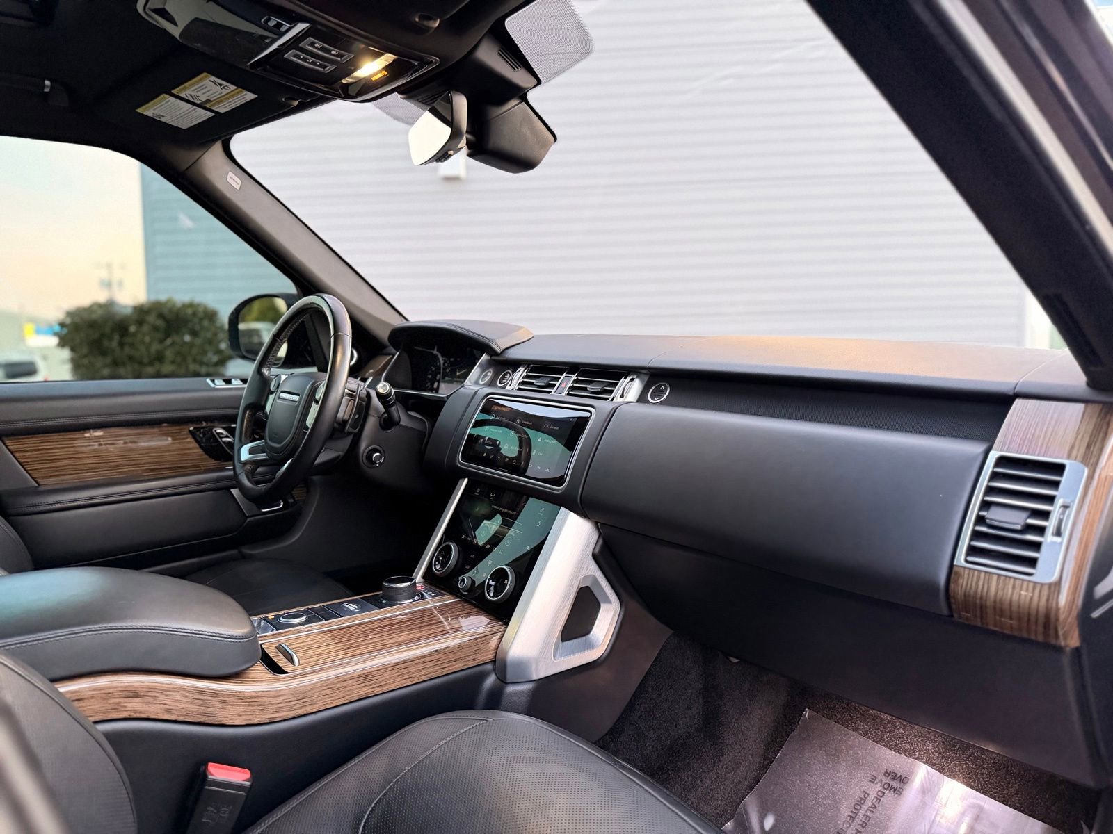 Used 2018 Land Rover Range Rover Supercharged AWD/4WD image 36