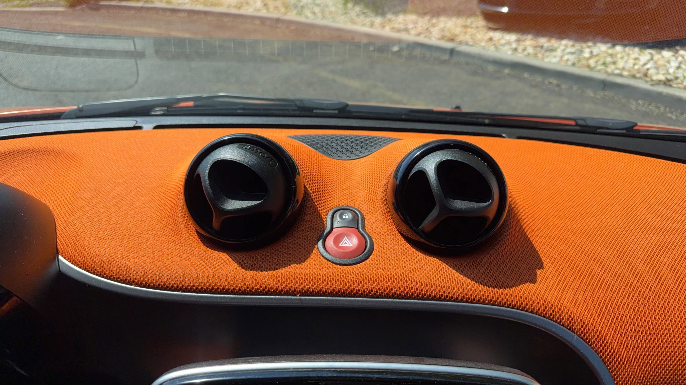 Used 2016 smart fortwo passion RWD image 27