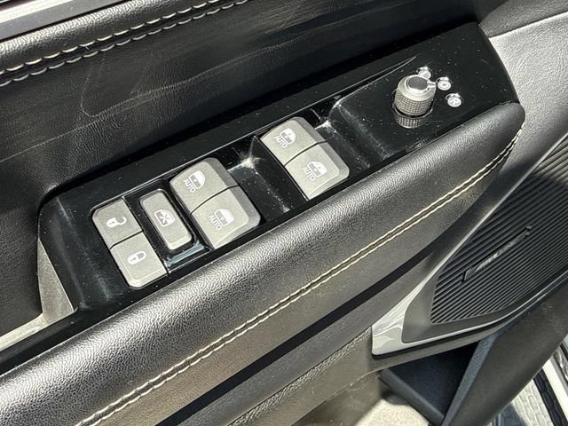 Used 2024 Jeep Wagoneer Series III AWD/4WD image 21
