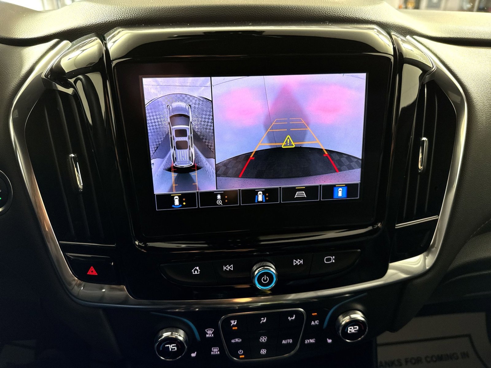 Used 2023 Chevrolet Traverse RS AWD/4WD image 19