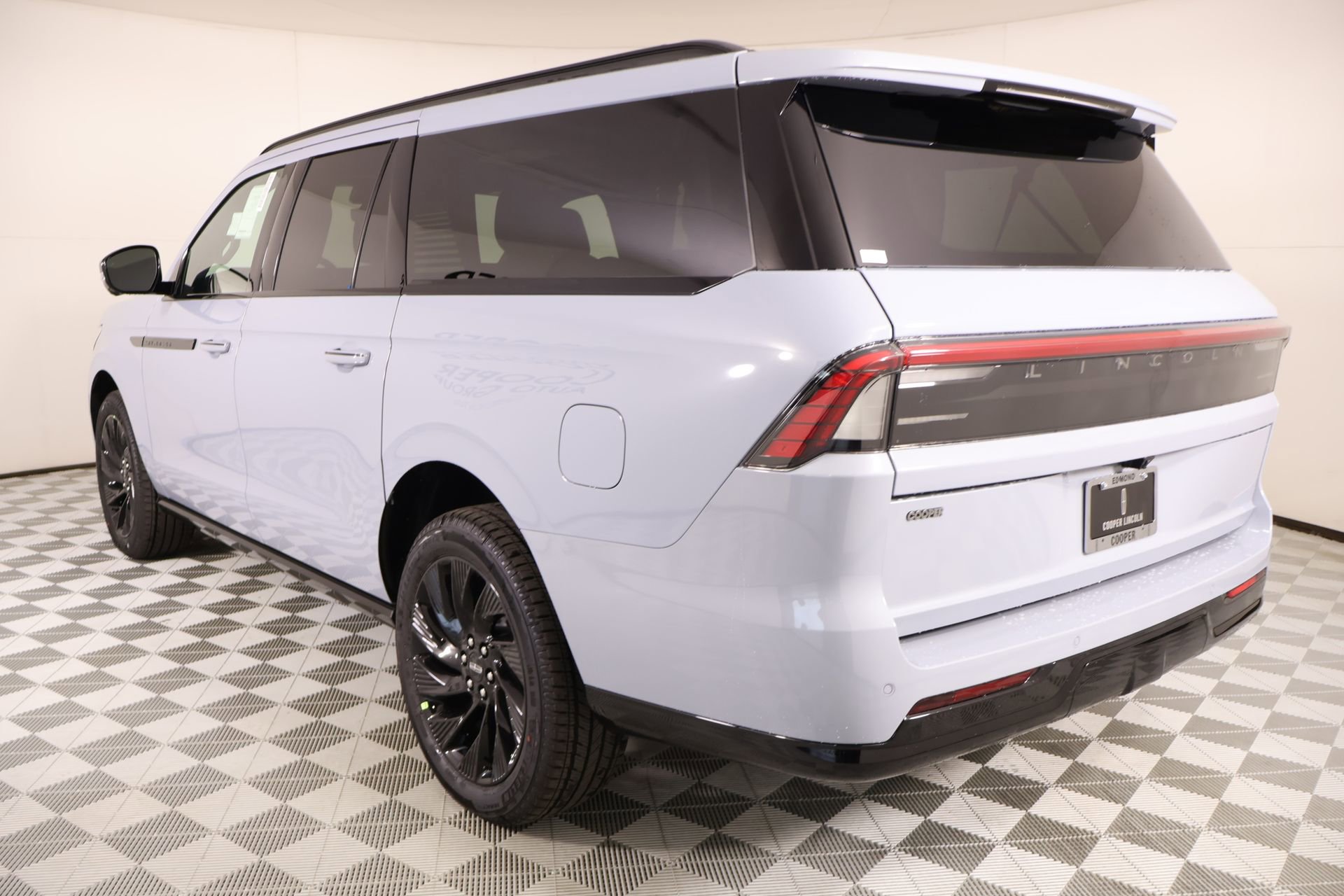 New 2026 Lincoln Navigator L Reserve AWD/4WD image 25