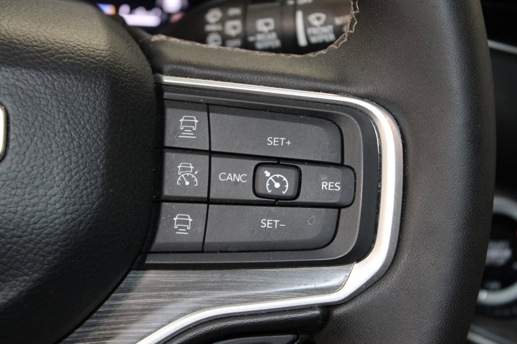 Used 2024 Jeep Wagoneer Series III AWD/4WD image 41
