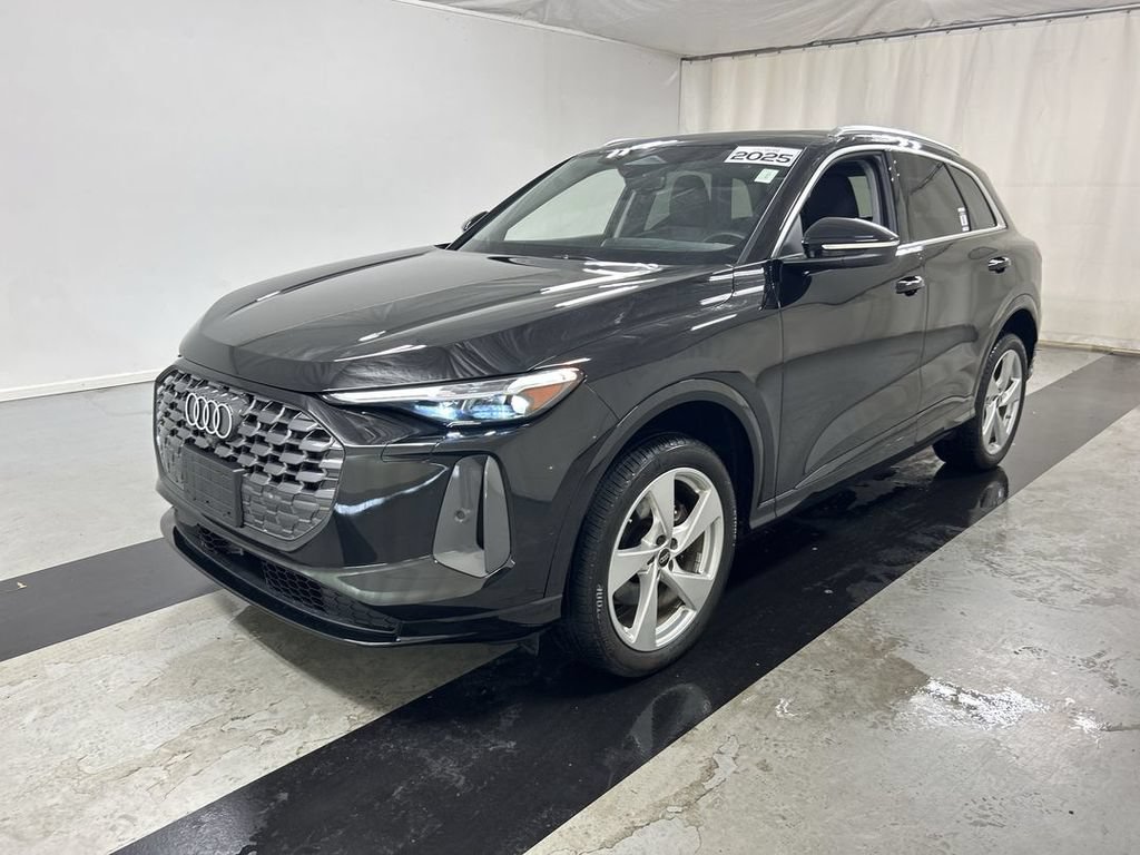 Used 2025 Audi Q5 Premium Plus w/ Premium Plus AWD/4WD image 6