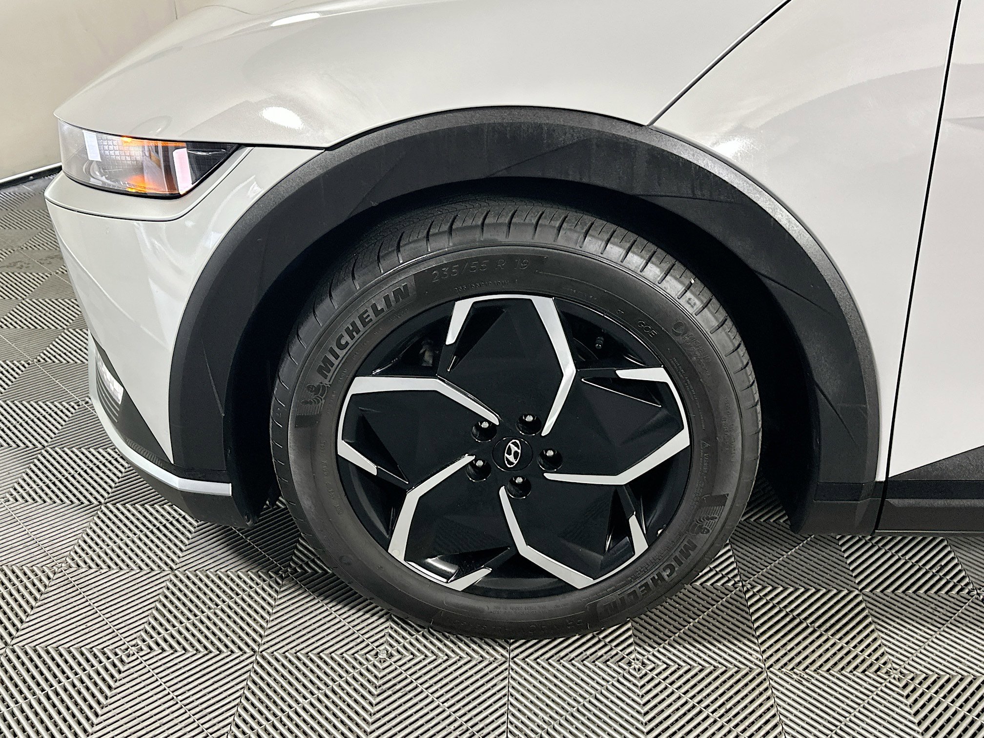 Used 2024 Hyundai Ioniq 5 SE image 11