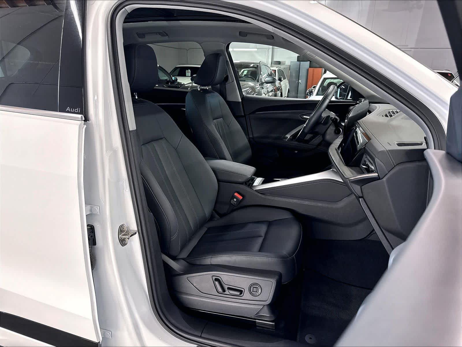 Certified 2025 Audi Q5 Premium AWD/4WD image 10