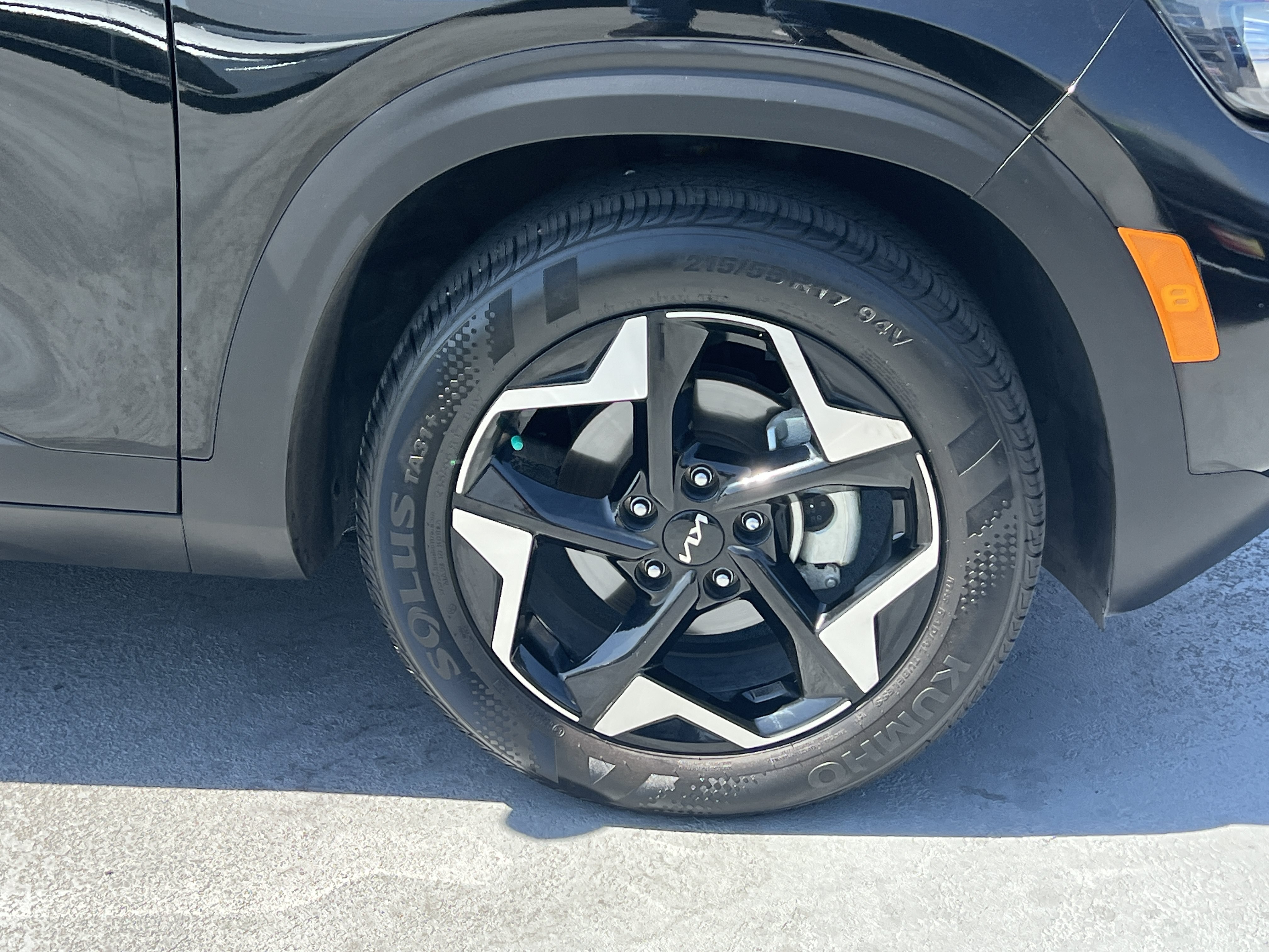 Certified 2024 Kia Seltos EX FWD image 13