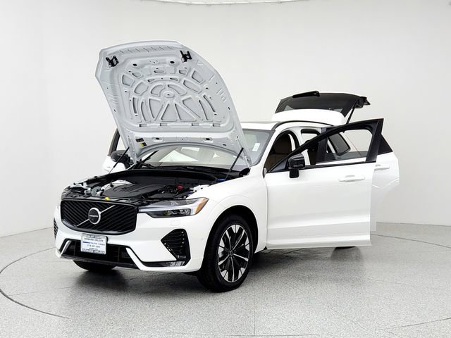 New 2026 Volvo XC60 B5 Plus w/ Climate Package image 9