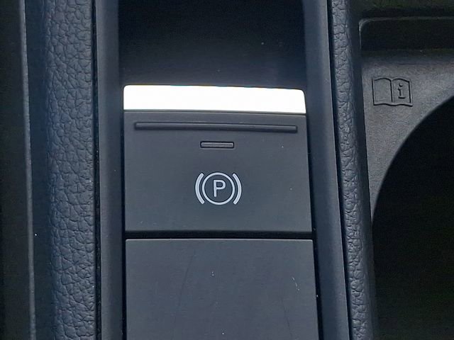 Used 2024 Audi Q3 2.0T Premium image 24