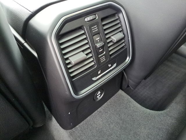 Certified 2020 Porsche Macan S image 18