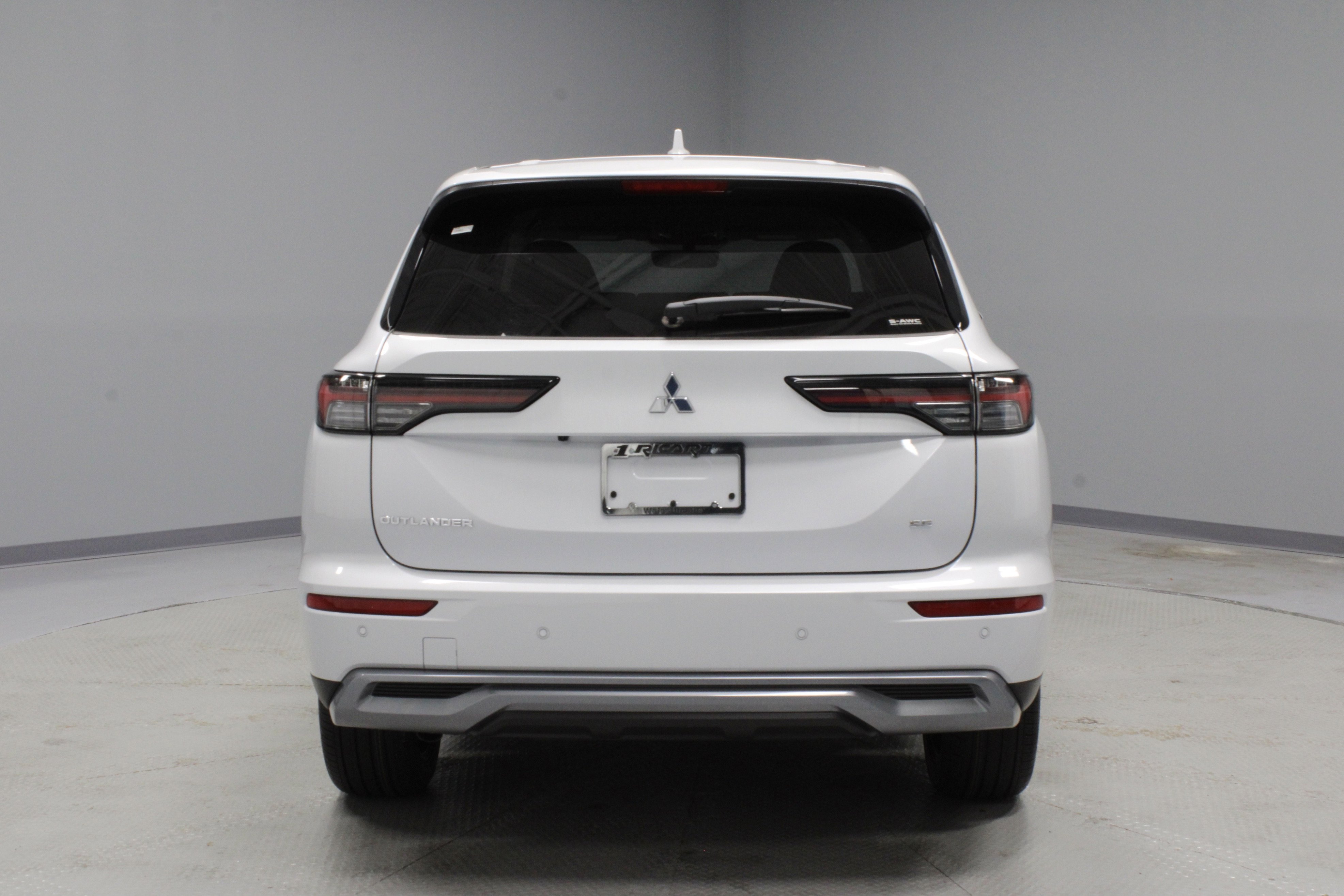 New 2025 Mitsubishi Outlander SE image 7
