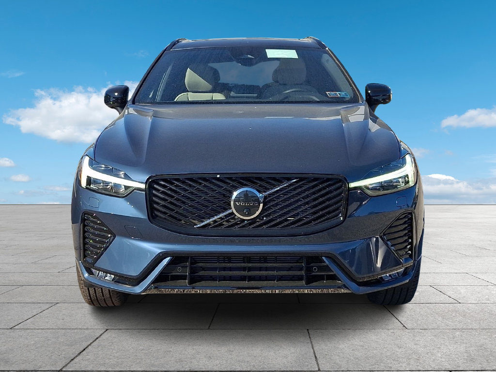 New 2027 Volvo XC60 B5 Plus AWD/4WD image 2