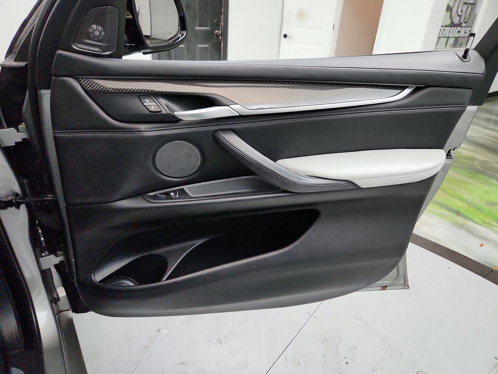 Used 2017 BMW X5 M AWD/4WD image 28