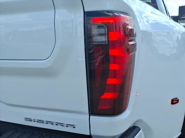 New 2026 GMC Sierra 3500 Denali w/ Denali Reserve Package image 10