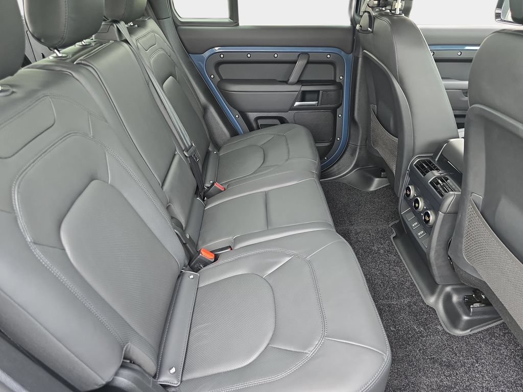 New 2026 Land Rover Defender 110 X-Dynamic SE AWD/4WD image 11