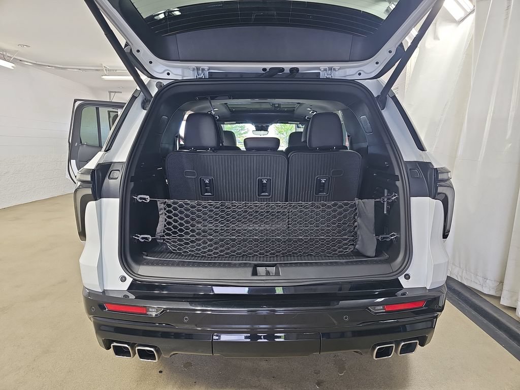 Certified 2024 Chevrolet Traverse RS w/ LPO, Floor Liner Package AWD/4WD image 17