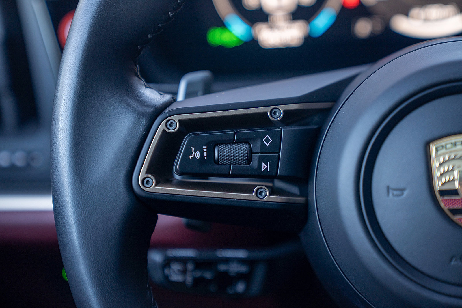 Certified 2025 Porsche Cayenne Coupe image 7