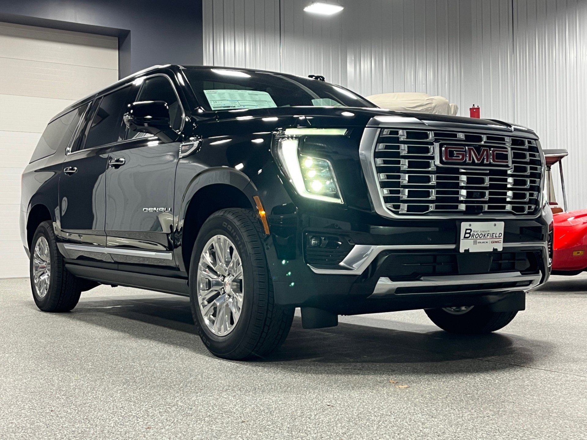 New 2026 GMC Yukon XL Denali w/ Sun & Power Step Package image 6
