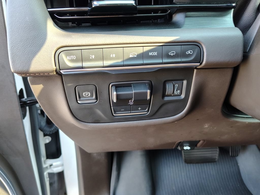 Used 2024 Cadillac Escalade Sport w/ LPO, ONYX Package AWD/4WD image 22