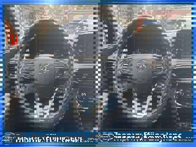 Used 2019 Hyundai Santa Fe SE image 13