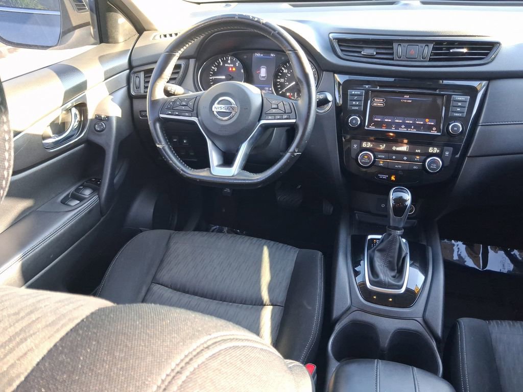 Used 2020 Nissan Rogue SV FWD image 10