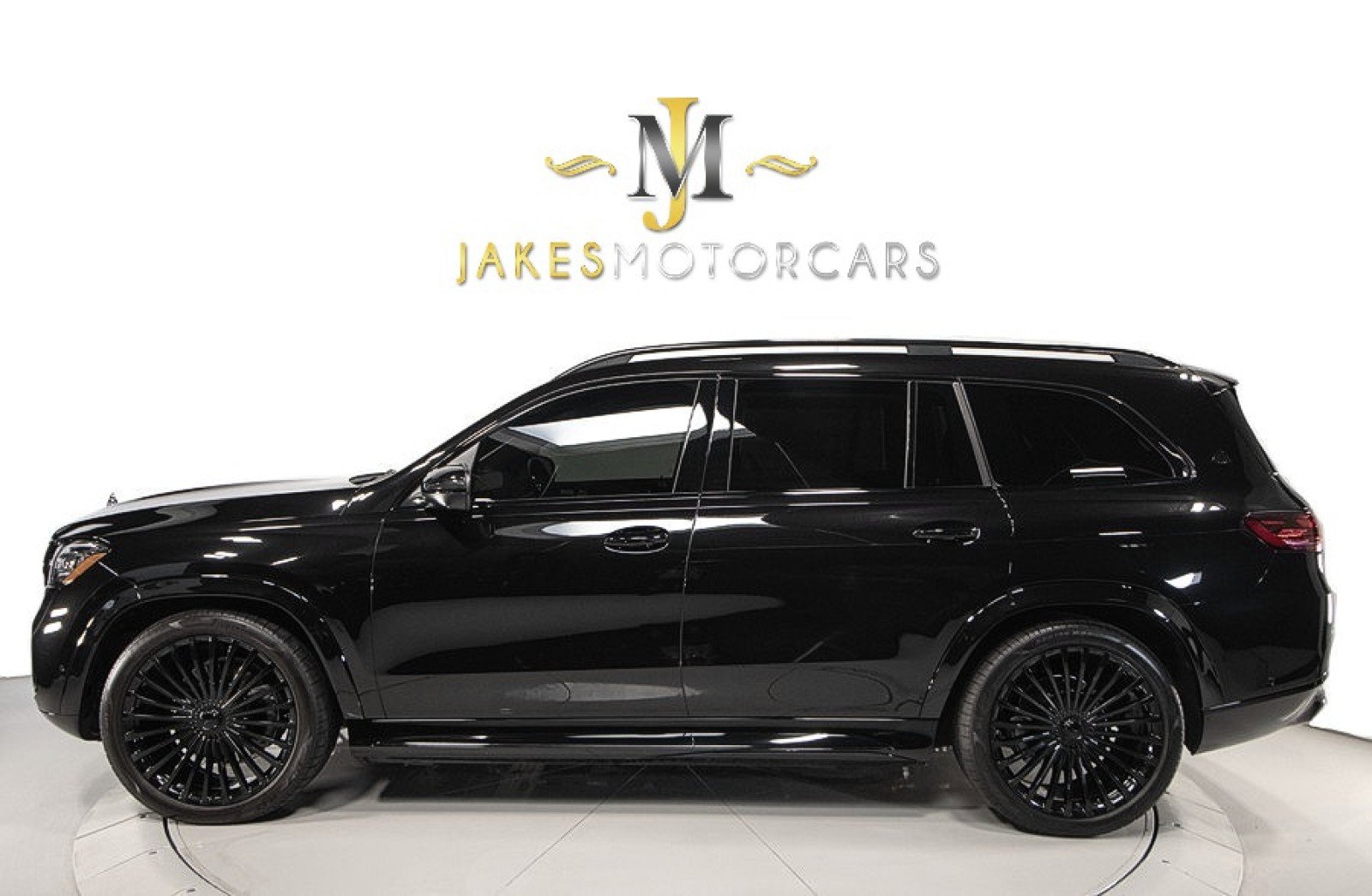 Used 2024 Mercedes-Benz Maybach GLS 600 4MATIC image 2
