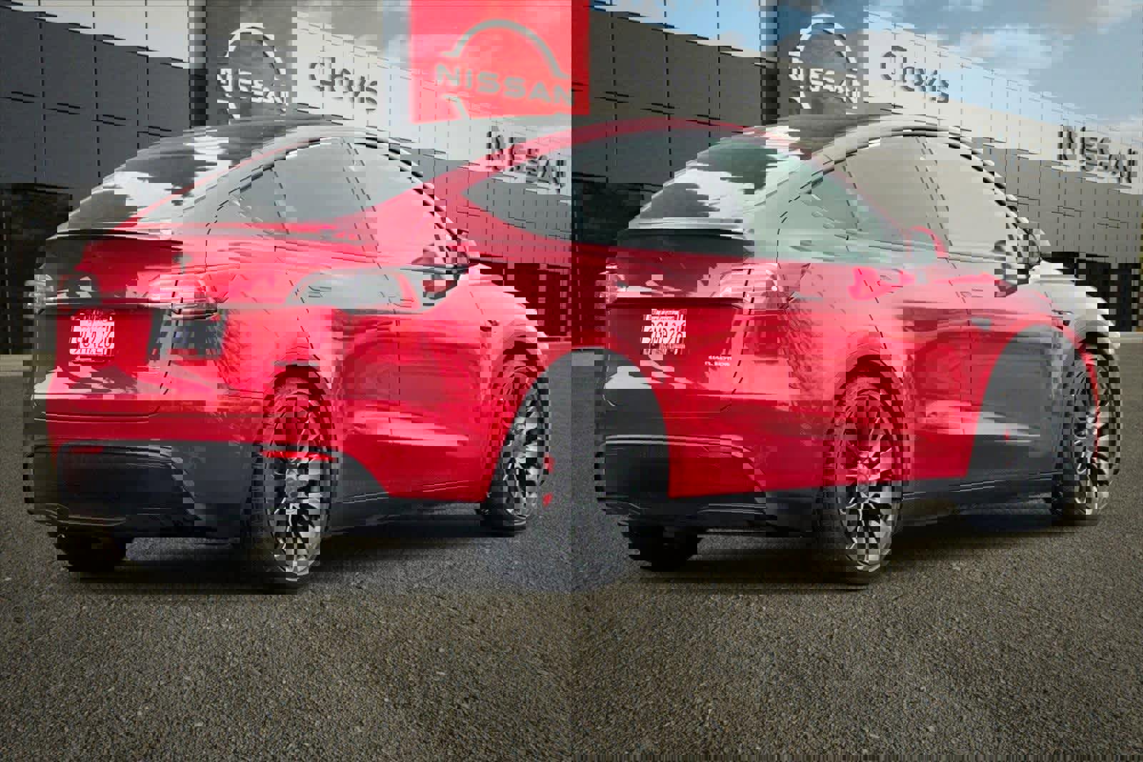 Used 2023 Tesla Model Y Performance image 3