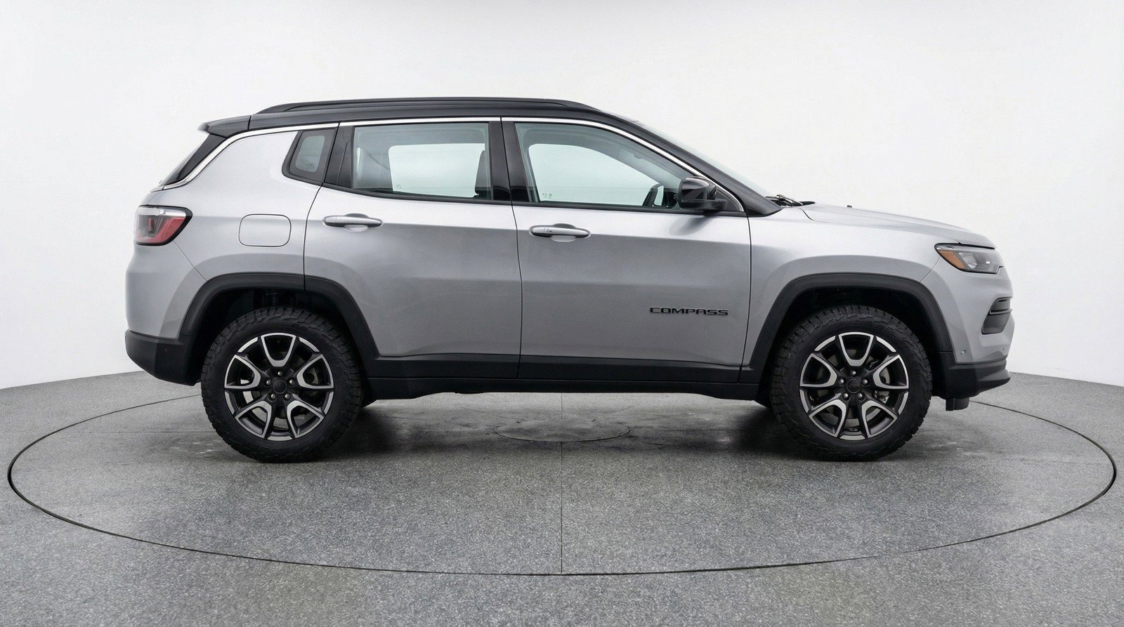 Used 2025 Jeep Compass Trailhawk AWD/4WD image 11