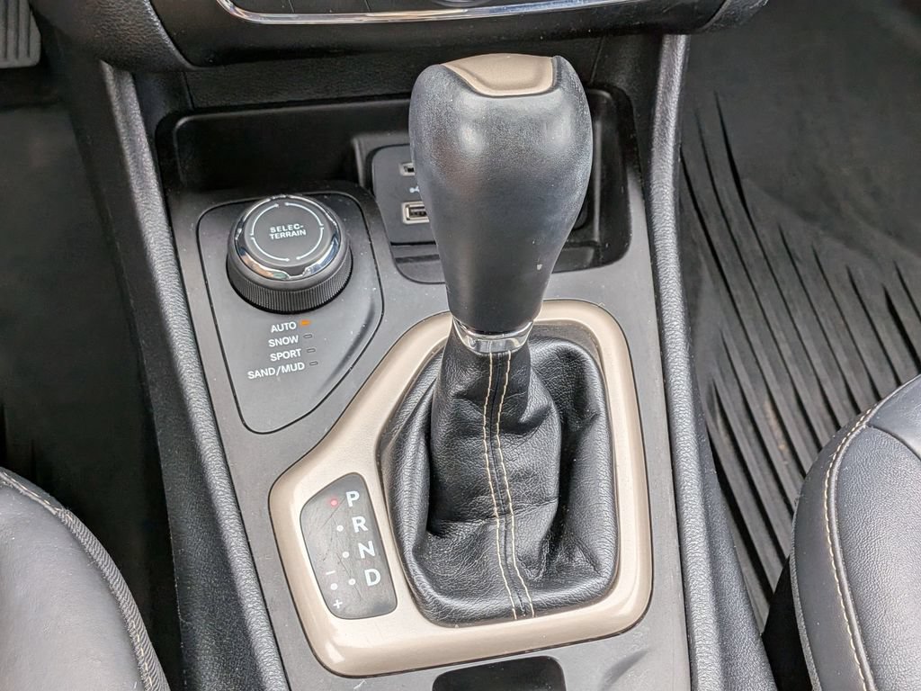 Certified 2016 Jeep Cherokee Limited AWD/4WD image 16