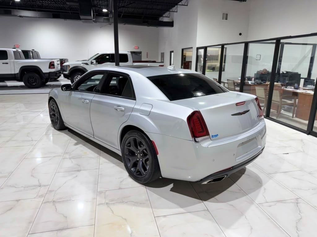 Used 2023 Chrysler 300 S RWD image 10