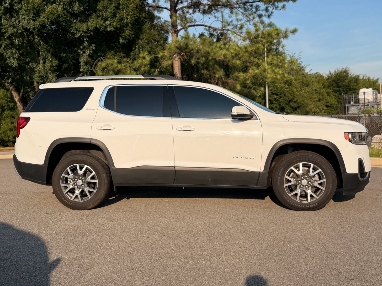 Used 2023 GMC Acadia SLE w/ Driver Convenience Package AWD/4WD image 13