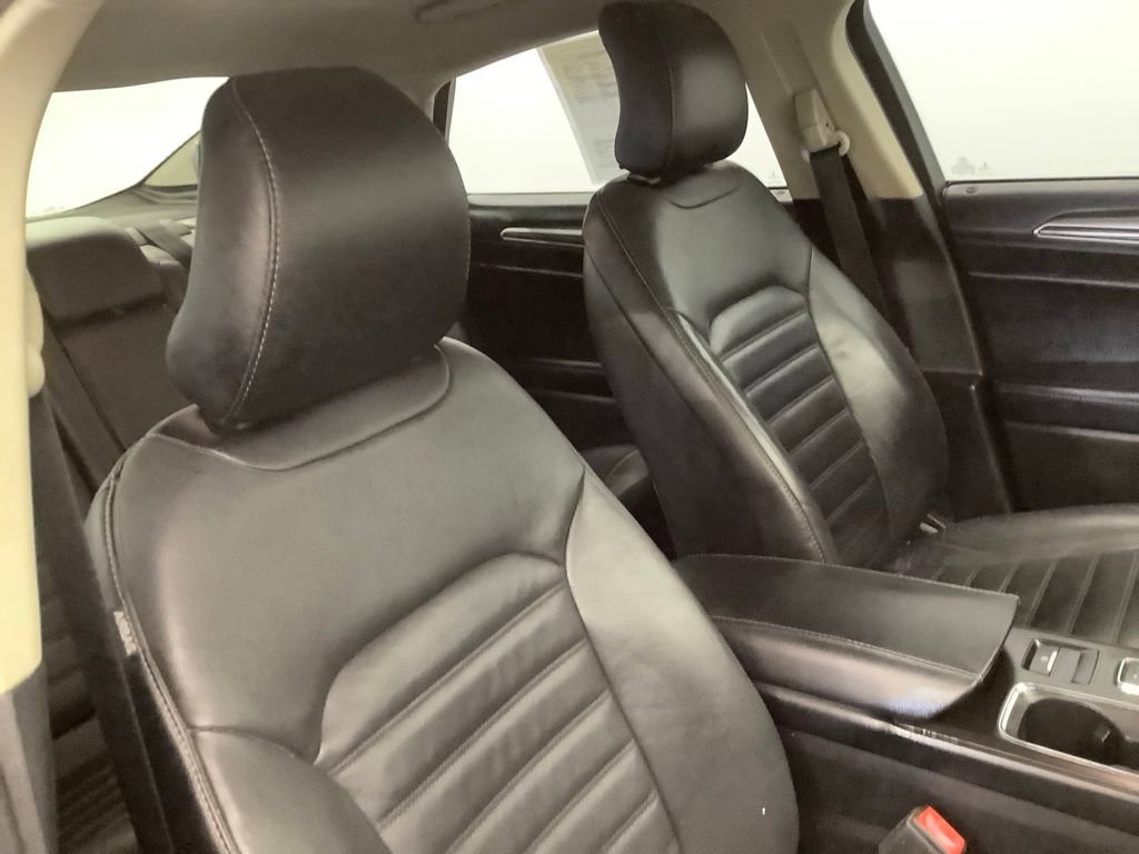 Used 2018 Ford Fusion SE w/ Fusion SE Technology Package image 26