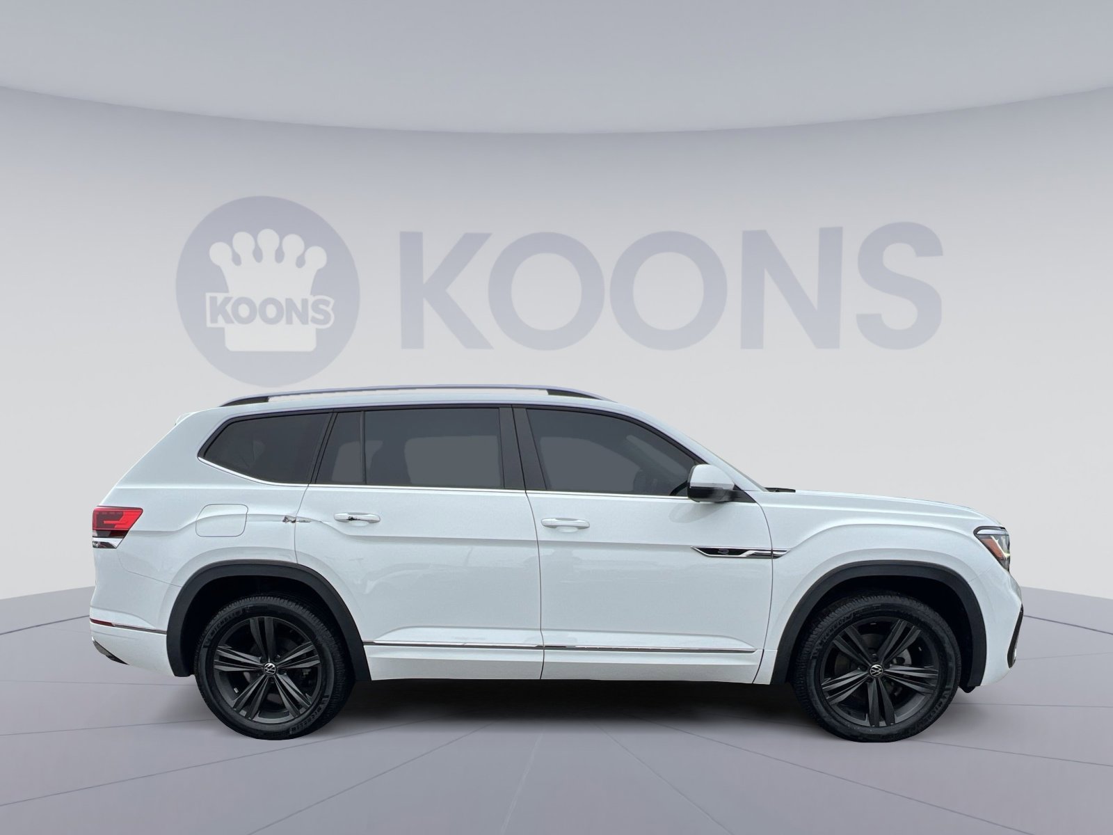 Used 2022 Volkswagen Atlas SEL R-Line image 8