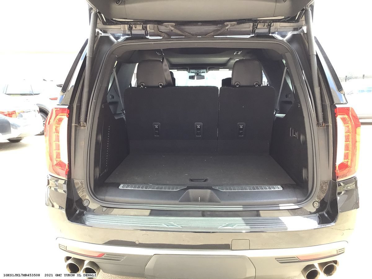 Used 2021 GMC Yukon XL Denali RWD image 14