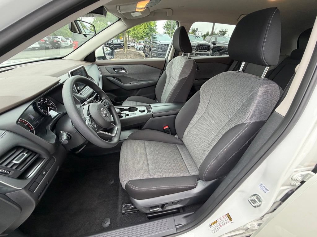 Used 2023 Nissan Rogue SV AWD/4WD image 21