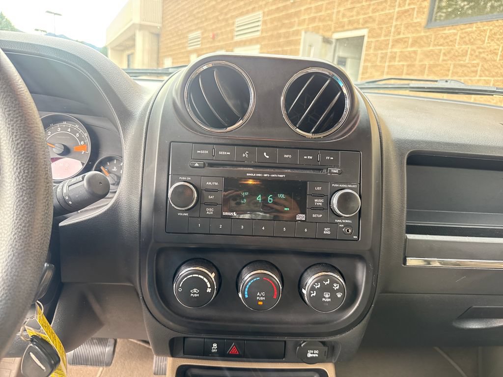 Used 2015 Jeep Patriot Sport w/ Power Value Group FWD image 17