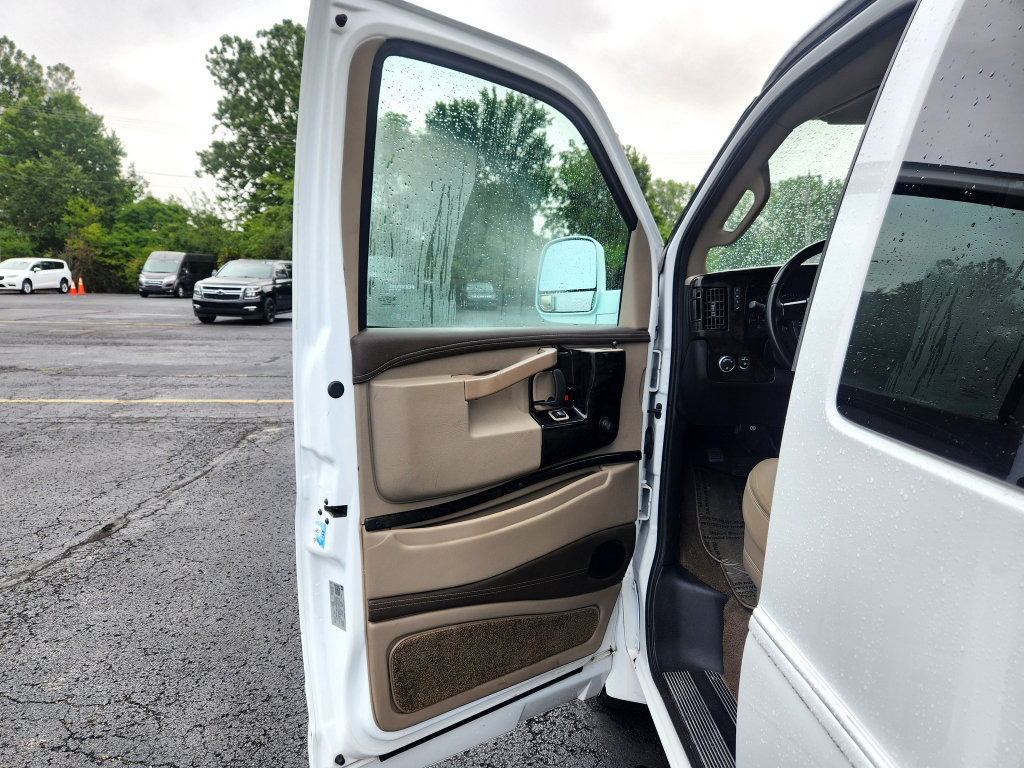 Used 2019 Chevrolet Express 2500 w/ Enhanced Convenience Package RWD image 21