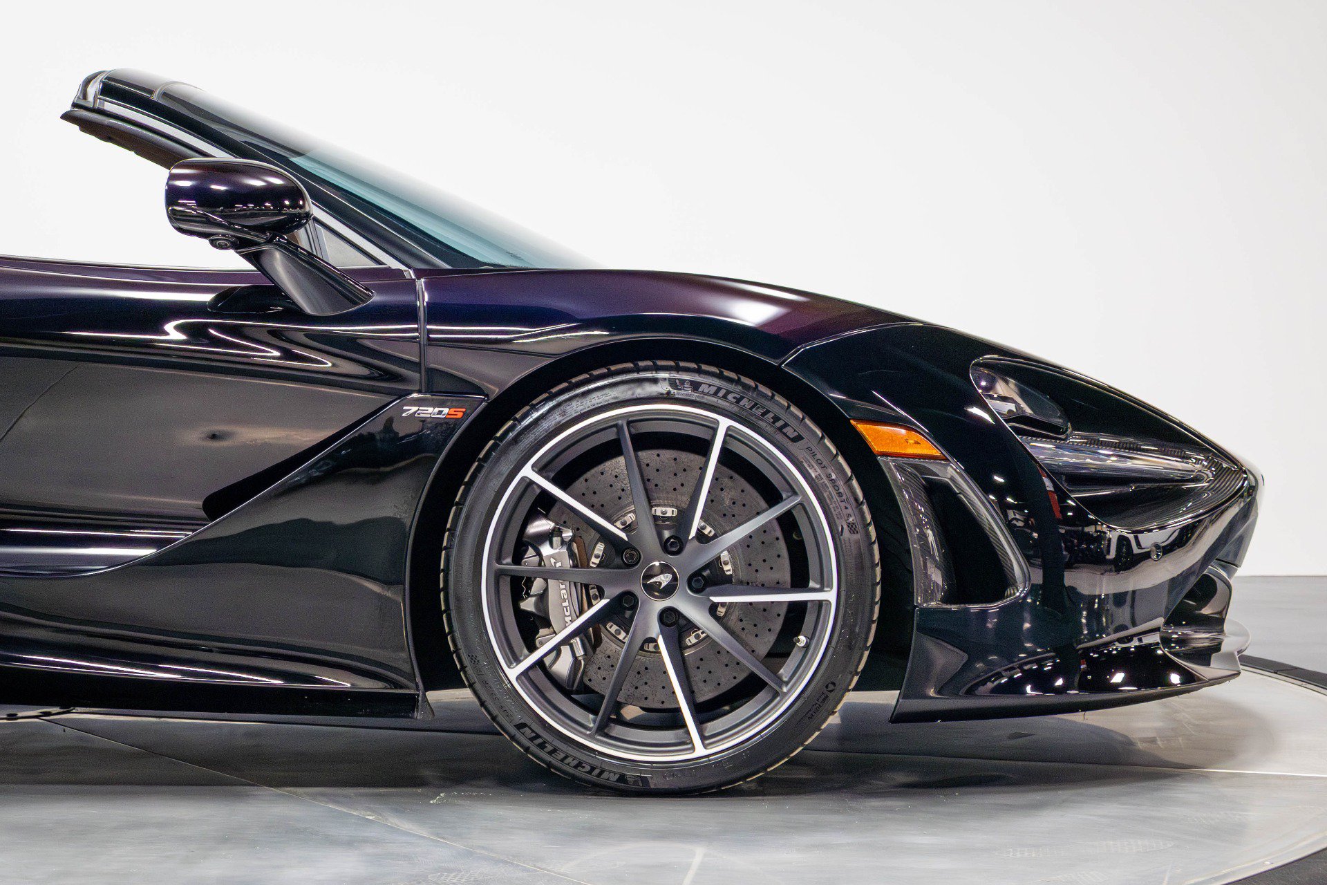 Used 2019 McLaren 720S Luxury RWD image 20