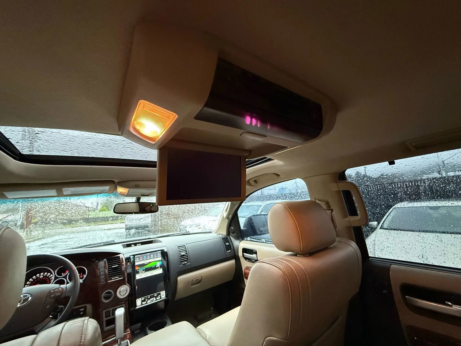 Used 2010 Toyota Sequoia Limited image 30