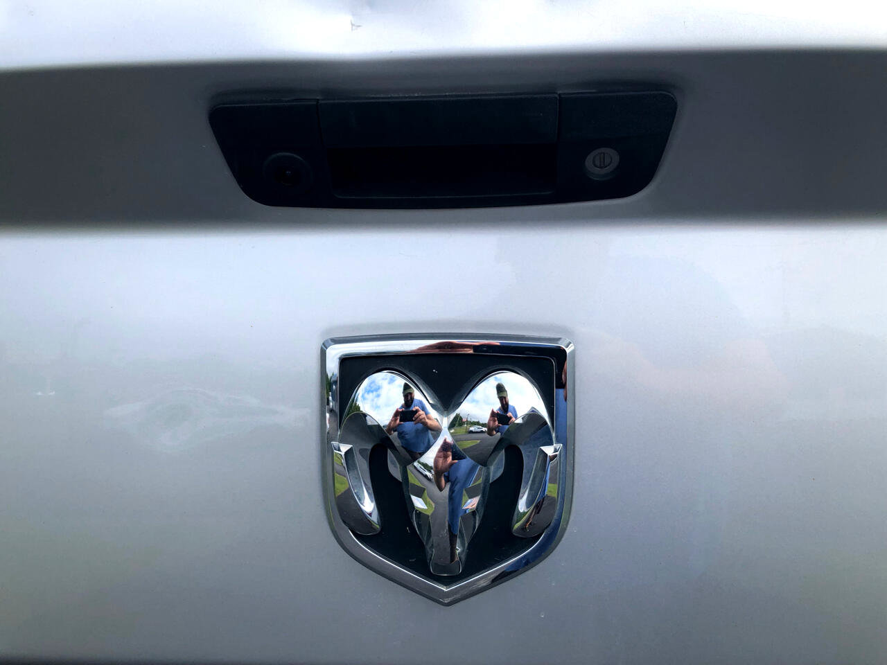 Used 2015 RAM 2500 SLT image 17