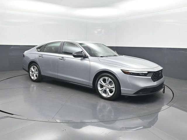 Used 2025 Honda Accord LX image 30