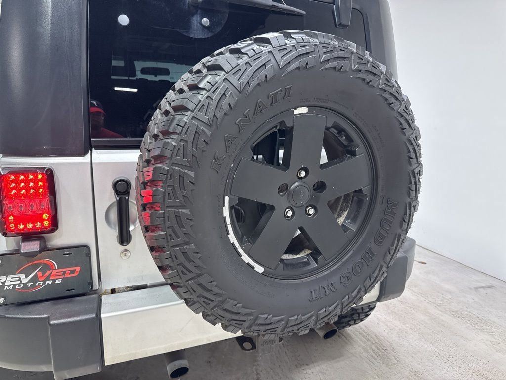 Used 2008 Jeep Wrangler Sahara w/ Dual Top Group AWD/4WD image 12