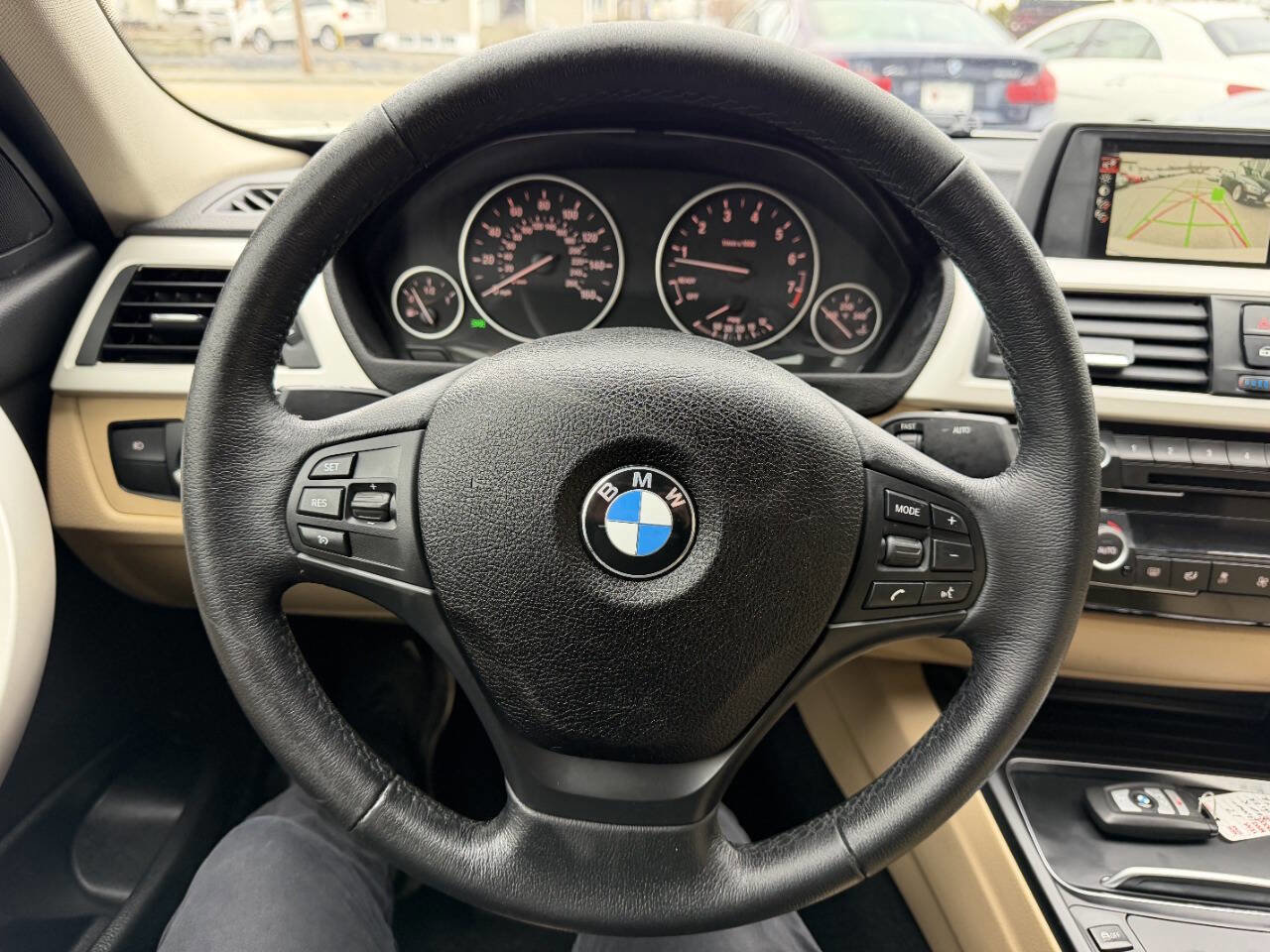 Used 2017 BMW 320i Sedan w/ Driver Assistance Package RWD image 30
