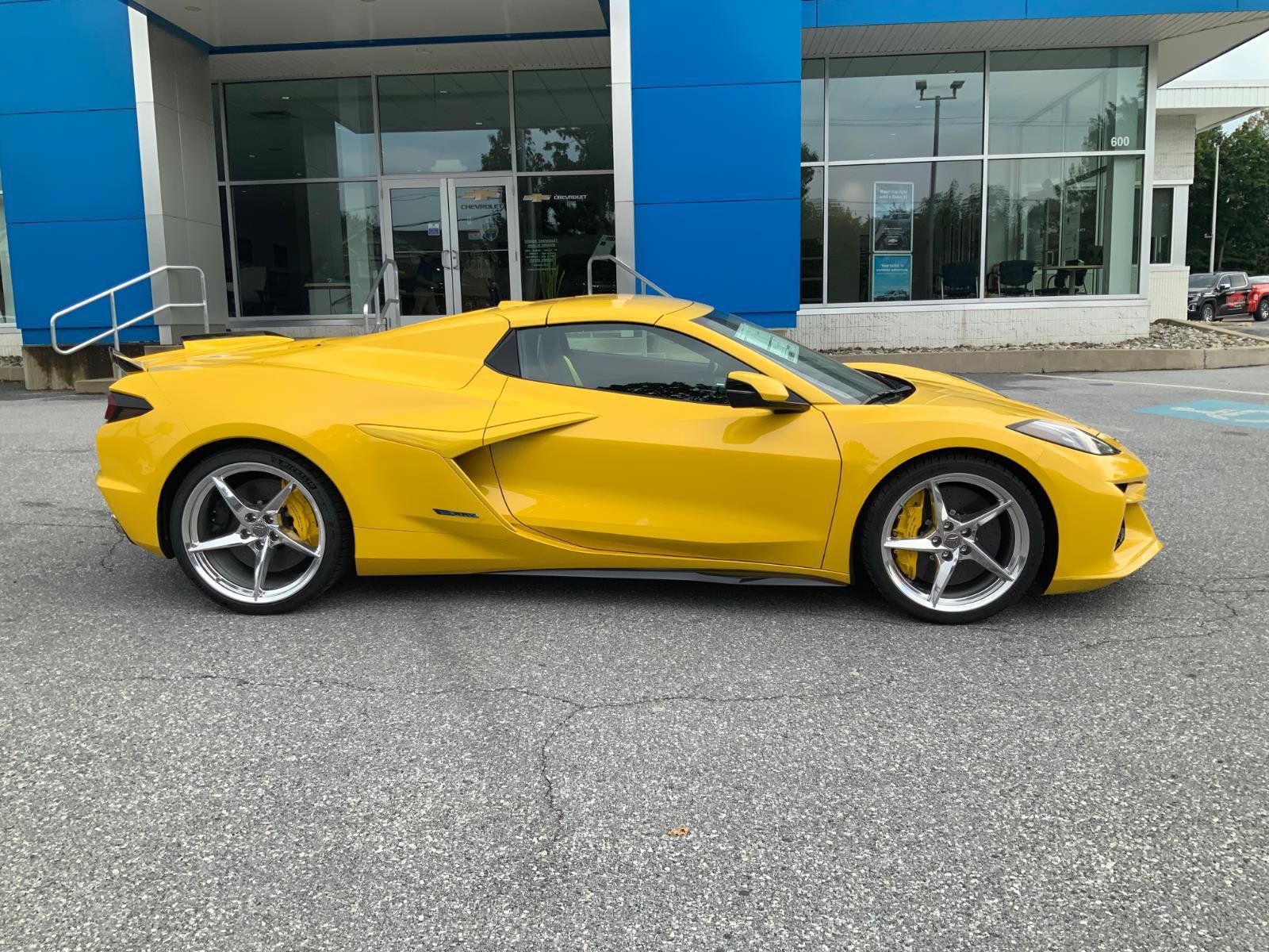 New 2025 Chevrolet Corvette E-Ray image 8