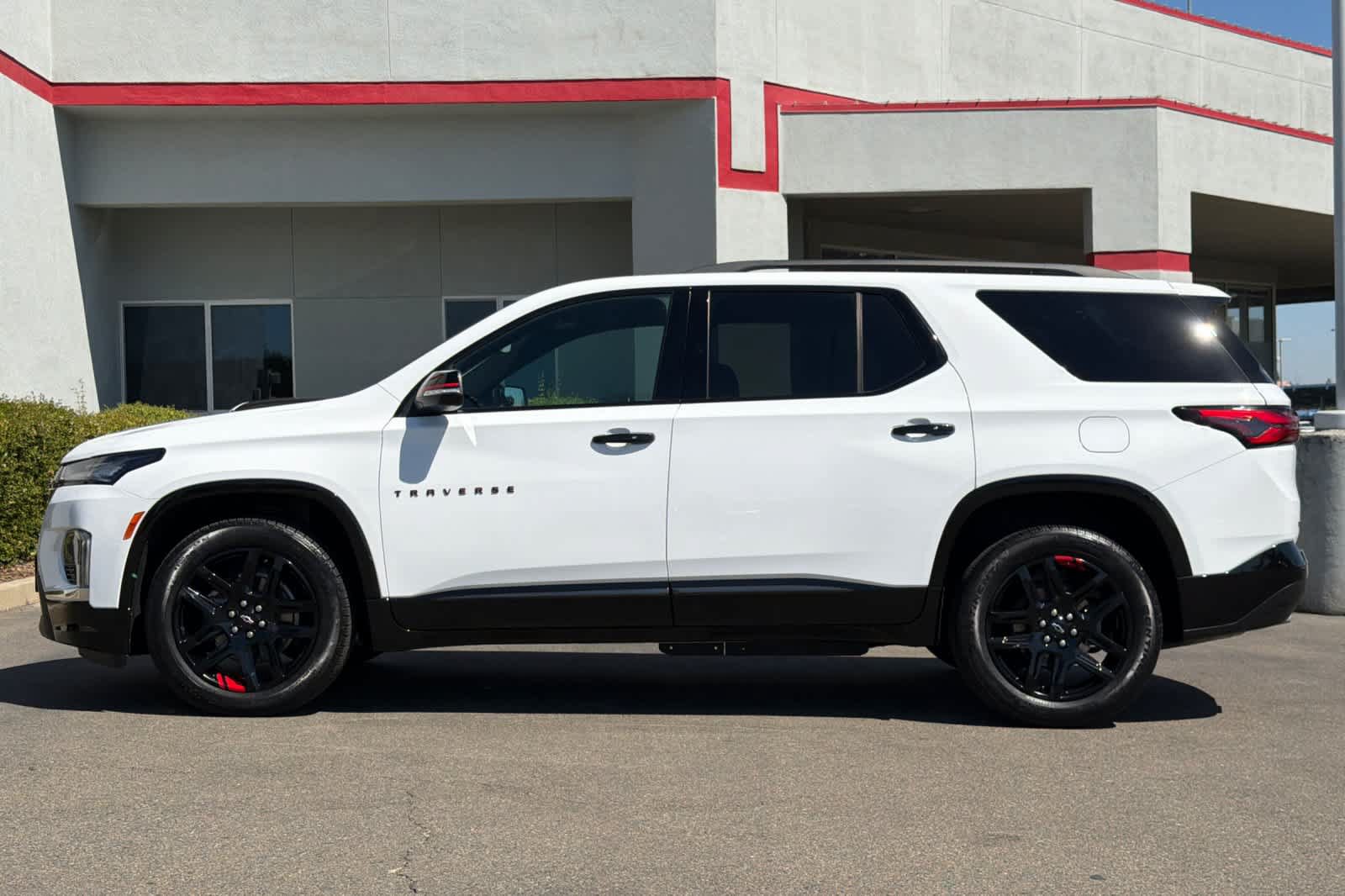 Used 2023 Chevrolet Traverse Premier w/ Redline Edition FWD image 9