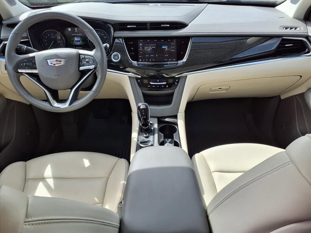 Used 2023 Cadillac XT6 Premium Luxury w/ Technology Package image 9