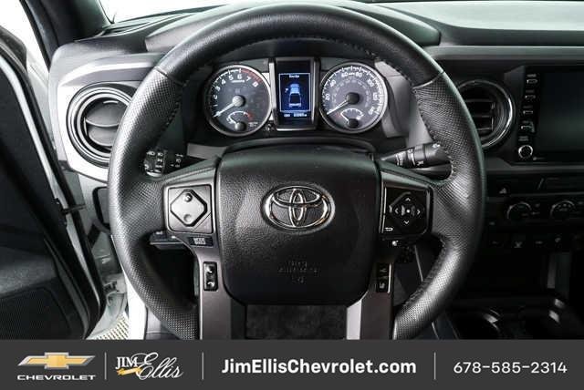 Used 2022 Toyota Tacoma TRD Sport w/ Technology Package AWD/4WD image 8