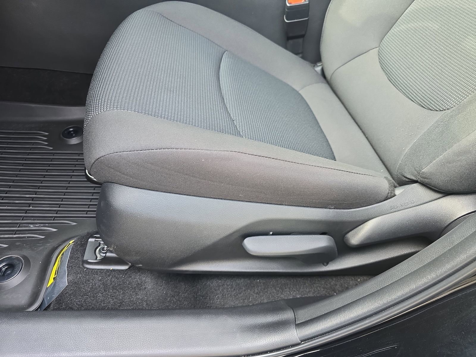 Used 2022 Toyota RAV4 LE image 35